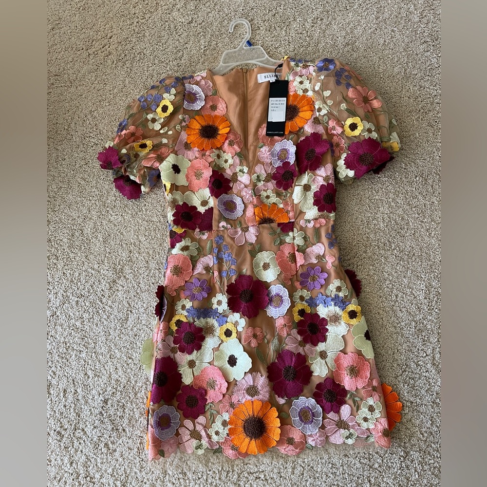 ELLIATT ROSALIND DRESS. New with tags. Sz. Large. Floral beauty. Bought at Saks